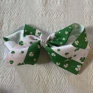 Green and White Clover Kids Hair Bow